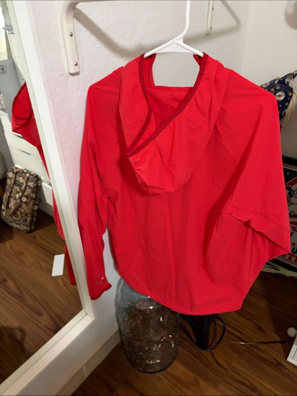 Lightweight Multi pocket running Anorak jacket. Lululemon - Picture 6 of 7
